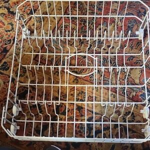 White Dishwasher Rack WD28X31819 Lower Jet Comes Through Center Of Rack